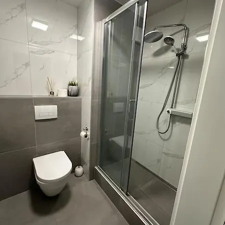 Apartment Ahoj Park, Terrace Studio, Private Parking