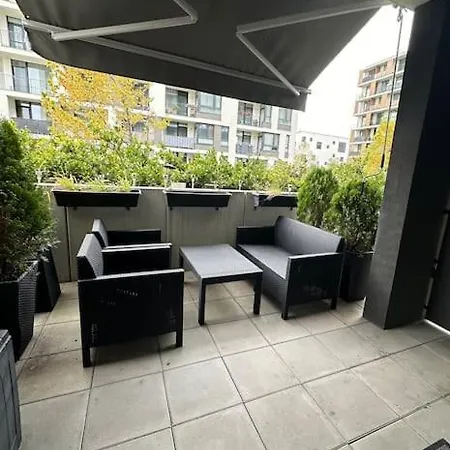 公寓 Ahoj Park, Terrace Studio, Private Parking 布拉迪斯拉发